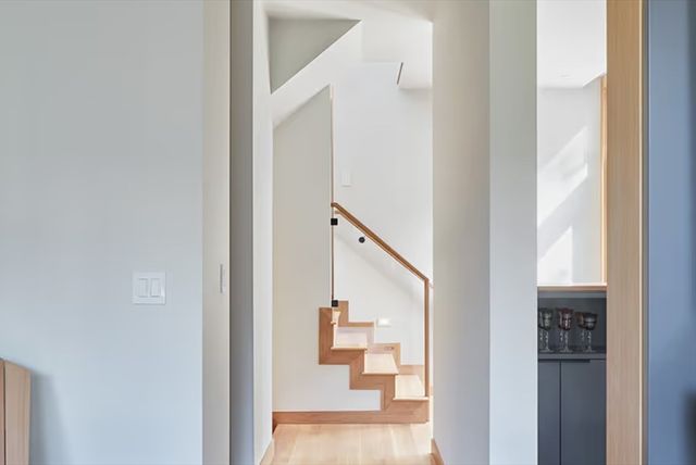76 Holworthy St, Cambridge, MA 02138
