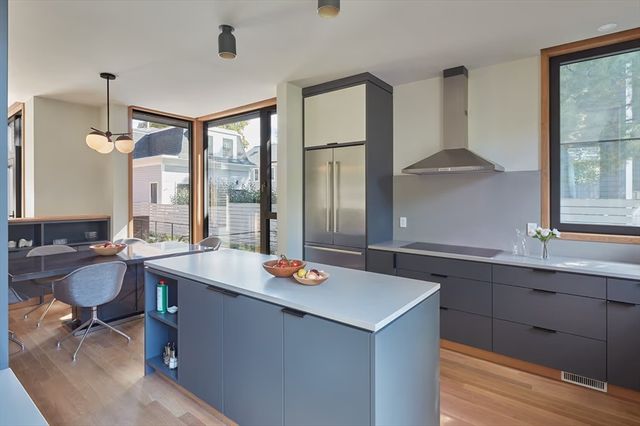 76 Holworthy St, Cambridge, MA 02138