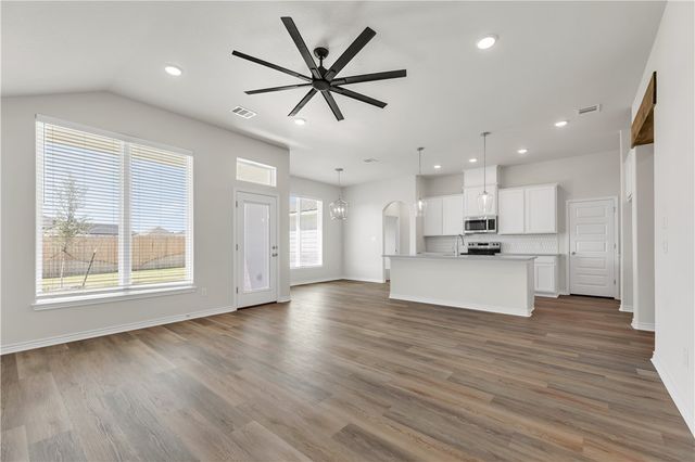 3525 Pointe du Hoc Loop, Bryan, TX 77808