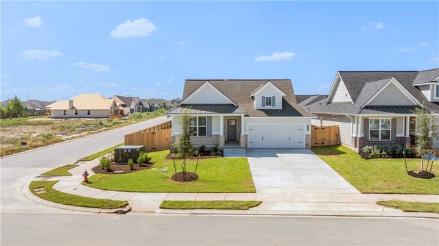 3525 Pointe du Hoc Loop, Bryan, TX 77808