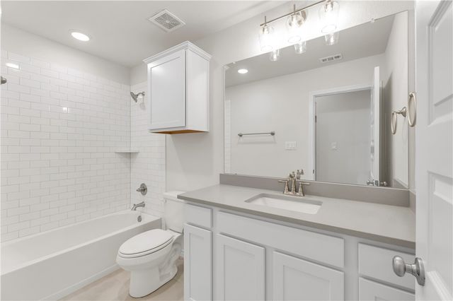 3525 Pointe du Hoc Loop, Bryan, TX 77808