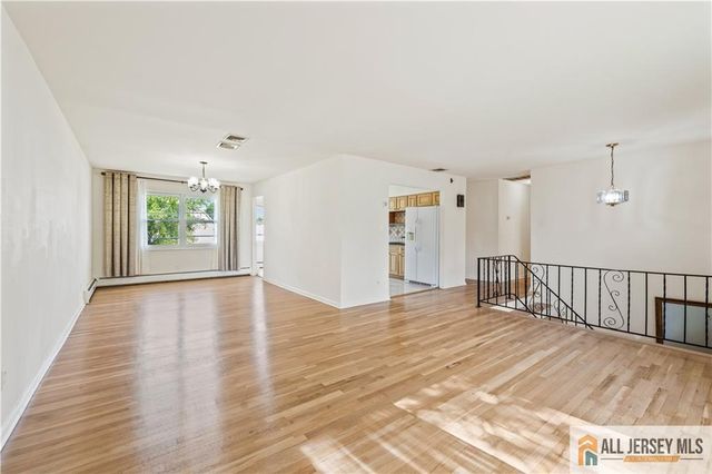4 Darby Road, Franklin, NJ 08873