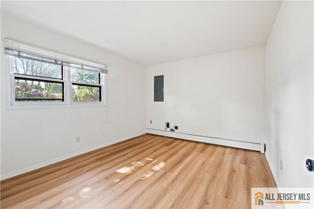 4 Darby Road, Franklin, NJ 08873