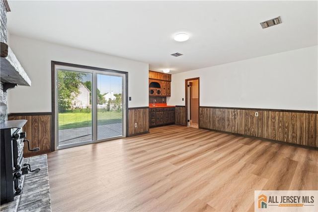 4 Darby Road, Franklin, NJ 08873