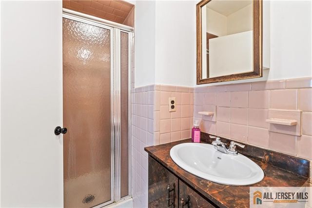 4 Darby Road, Franklin, NJ 08873