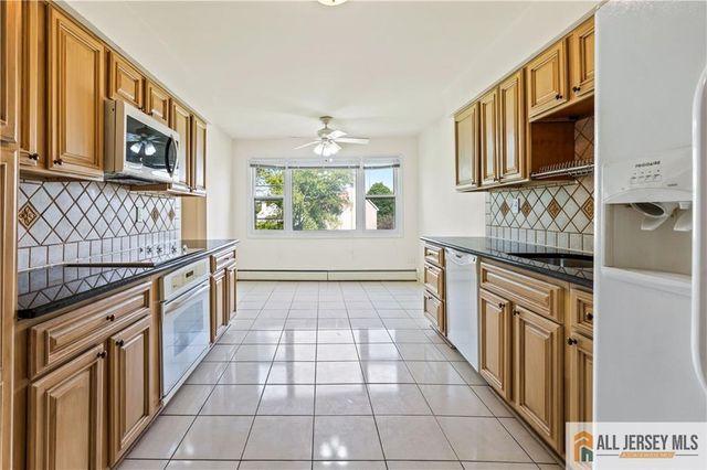 4 Darby Road, Franklin, NJ 08873