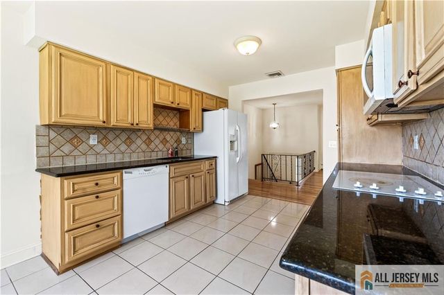 4 Darby Road, Franklin, NJ 08873