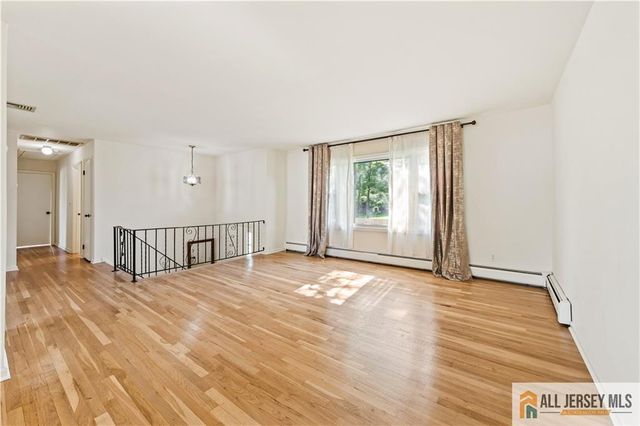 4 Darby Road, Franklin, NJ 08873