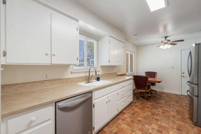 4159 N Lead Avenue, Fresno, CA 93722