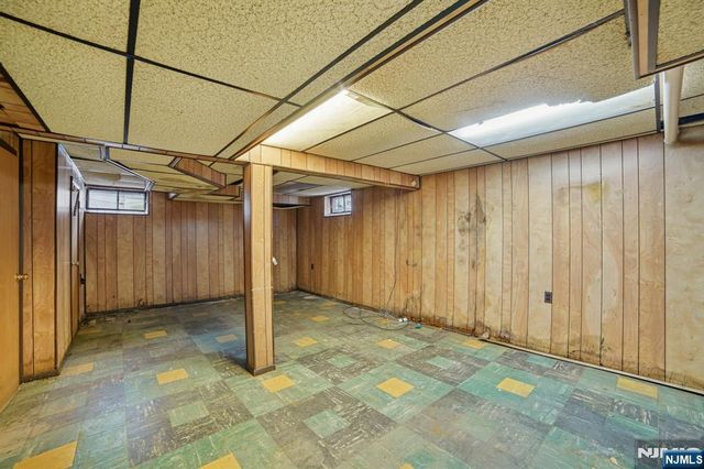 18 Byrne Place, Bergenfield, NJ 07621