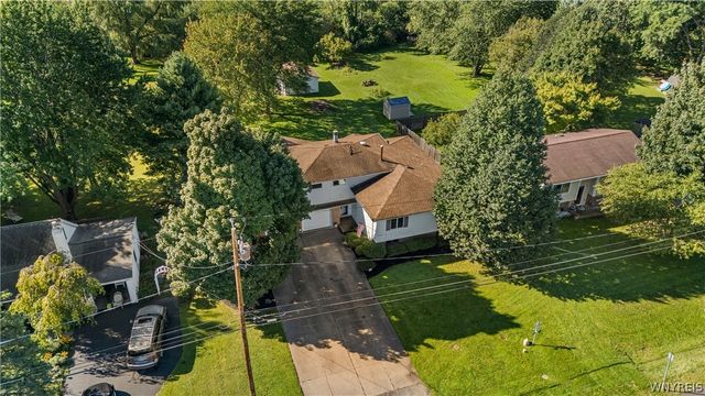 6392 Locust Street Extension, Lockport Town, NY 14094