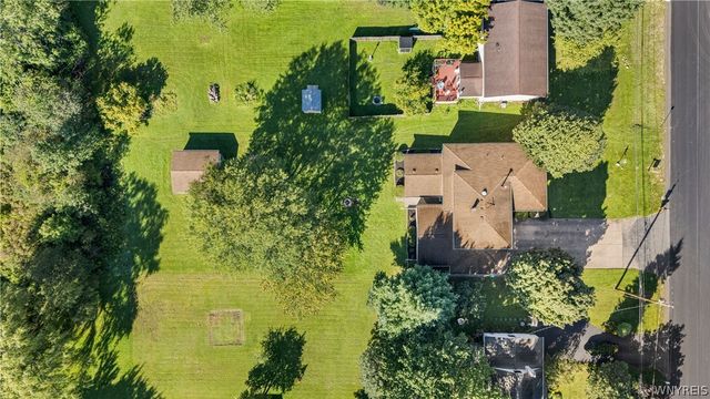 6392 Locust Street Extension, Lockport Town, NY 14094