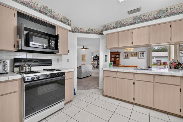 1036 SCOTCH PINE CT, Leesburg, FL 34788