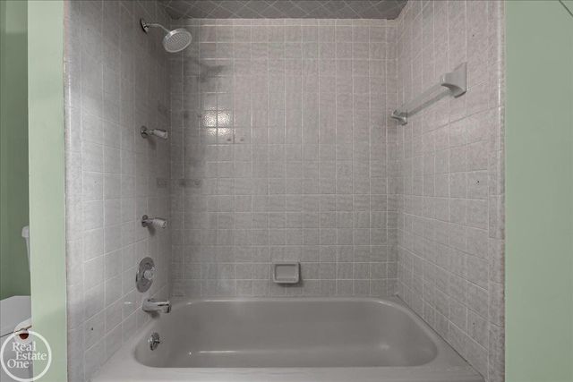 42233 Lochmoor Street, Clinton Township, MI 48038