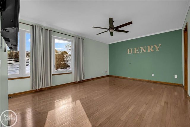 42233 Lochmoor Street, Clinton Township, MI 48038