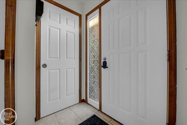 42233 Lochmoor Street, Clinton Township, MI 48038