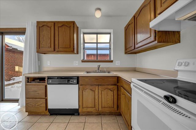 42233 Lochmoor Street, Clinton Township, MI 48038