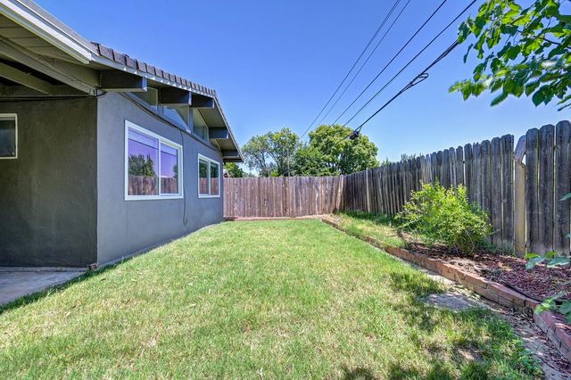 10226 La Presa Way, Rancho Cordova, CA 95670