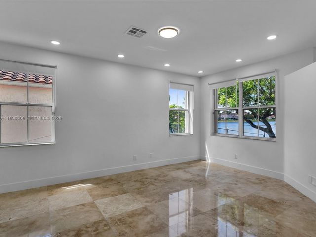 2130 NW 184th Way, Pembroke Pines, FL 33029