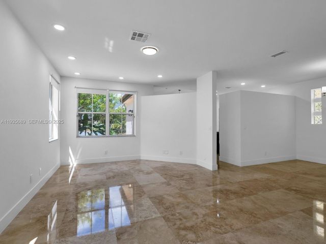 2130 NW 184th Way, Pembroke Pines, FL 33029