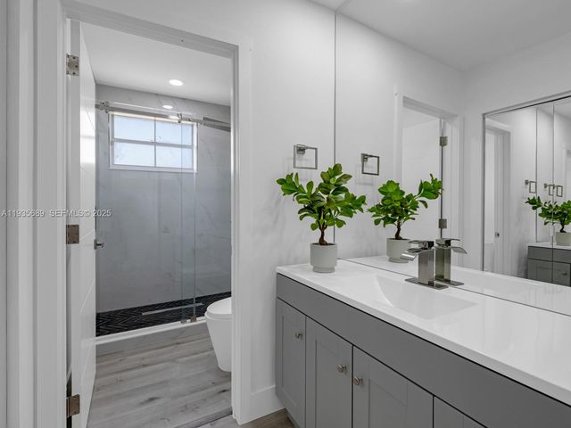 2130 NW 184th Way, Pembroke Pines, FL 33029