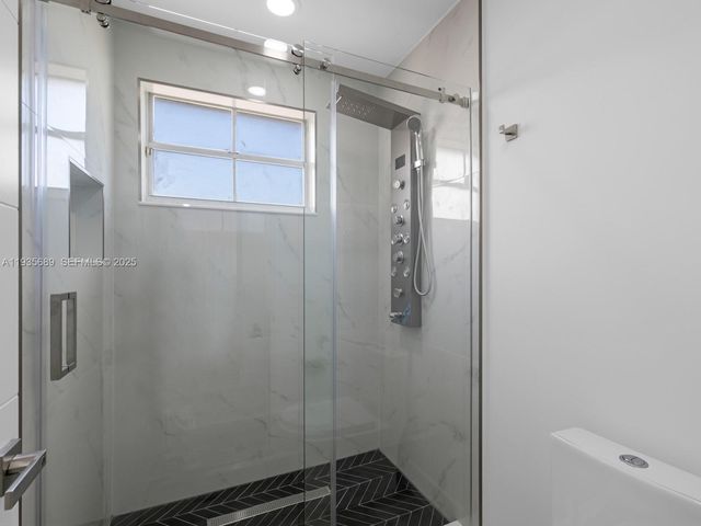 2130 NW 184th Way, Pembroke Pines, FL 33029