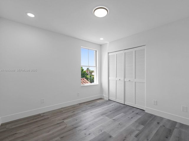 2130 NW 184th Way, Pembroke Pines, FL 33029