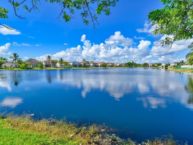 2130 NW 184th Way, Pembroke Pines, FL 33029
