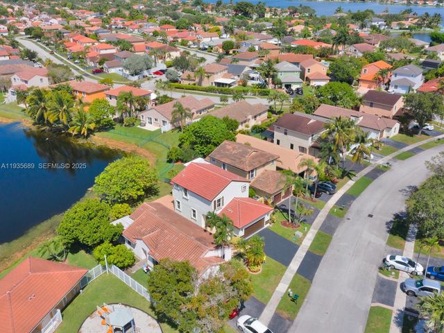 2130 NW 184th Way, Pembroke Pines, FL 33029