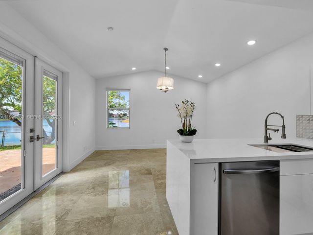 2130 NW 184th Way, Pembroke Pines, FL 33029