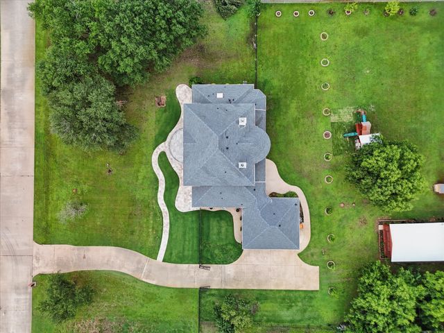 6260 Oak Hollow Drive, Burleson, TX 76028