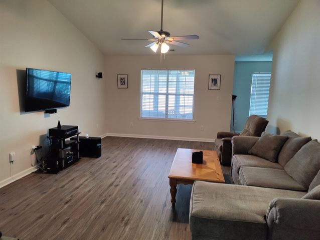 206 Forest Dr., Longs, SC 29568