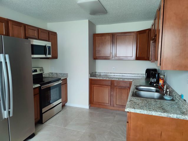 206 Forest Dr., Longs, SC 29568