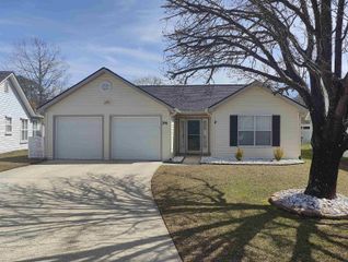 206 Forest Dr., Longs, SC 29568