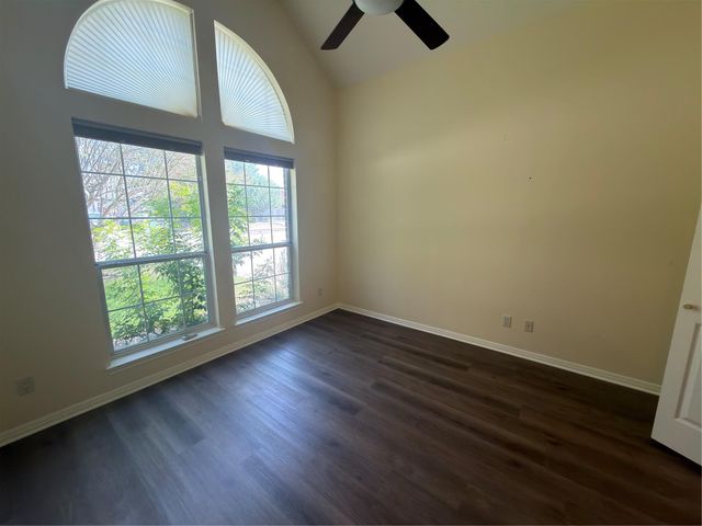 2008 Lancaster ST, San Marcos, TX 78666