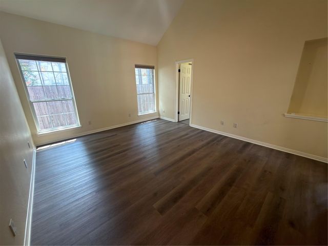 2008 Lancaster ST, San Marcos, TX 78666