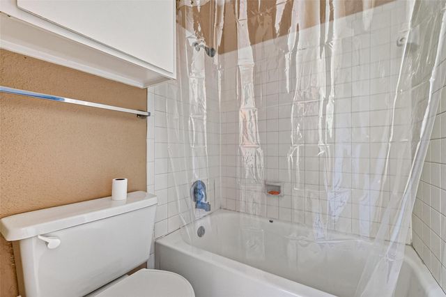 1515 Sandy Springs Road 1604, Houston, TX 77042