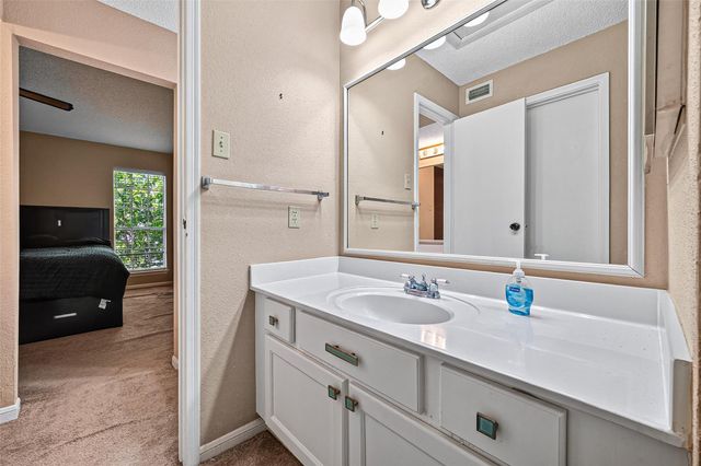 1515 Sandy Springs Road 1604, Houston, TX 77042