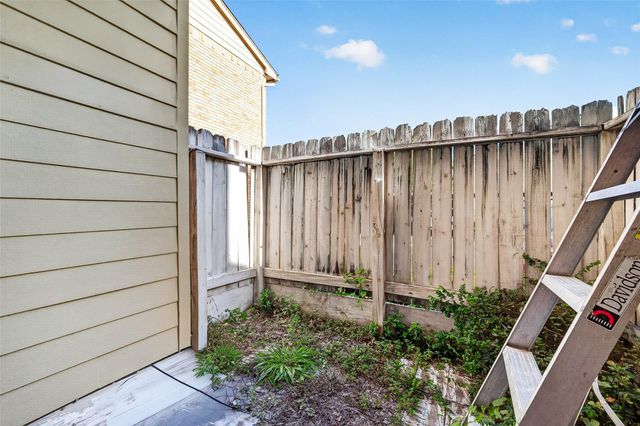1515 Sandy Springs Road 1604, Houston, TX 77042