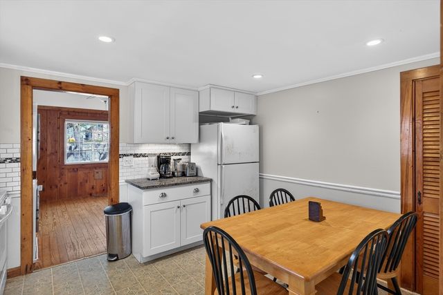 9 Mayflower Rd, Yarmouth, MA 02673