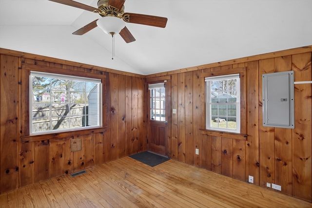 9 Mayflower Rd, Yarmouth, MA 02673