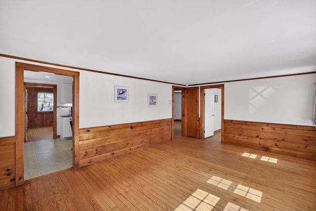 9 Mayflower Rd, Yarmouth, MA 02673