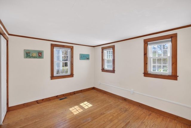 9 Mayflower Rd, Yarmouth, MA 02673