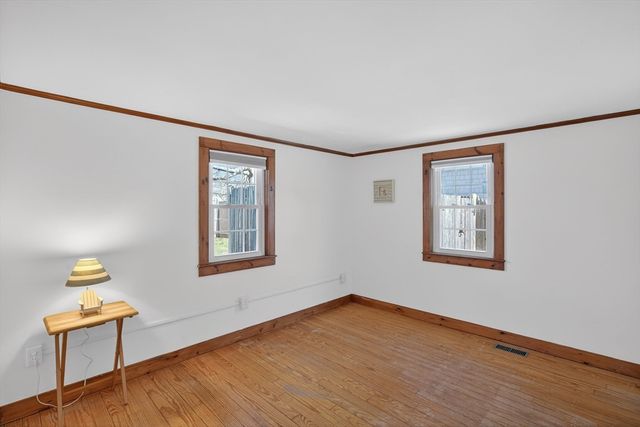 9 Mayflower Rd, Yarmouth, MA 02673