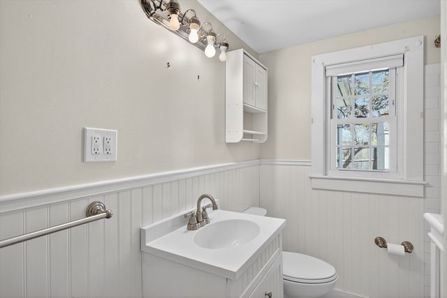 9 Mayflower Rd, Yarmouth, MA 02673