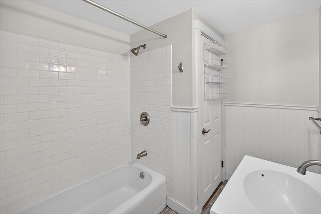 9 Mayflower Rd, Yarmouth, MA 02673