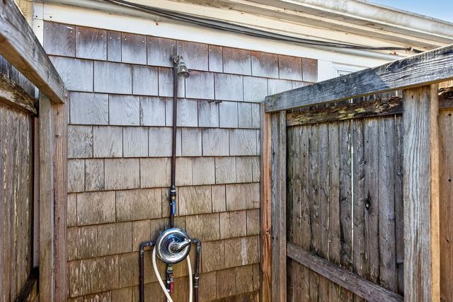 9 Mayflower Rd, Yarmouth, MA 02673