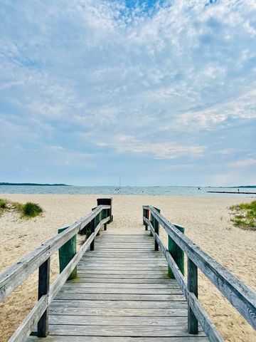 9 Mayflower Rd, Yarmouth, MA 02673