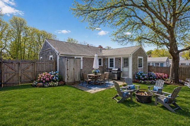 9 Mayflower Rd, Yarmouth, MA 02673