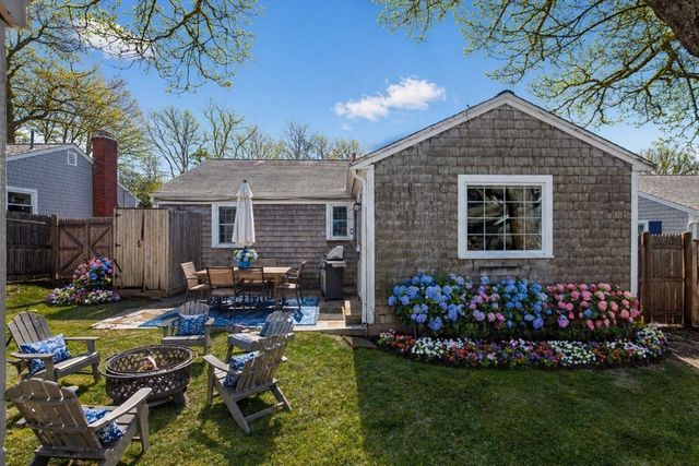 9 Mayflower Rd, Yarmouth, MA 02673